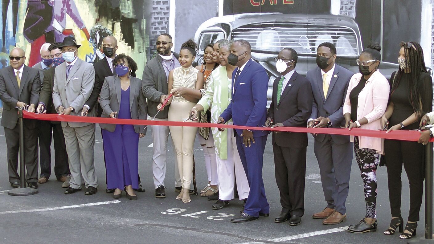 mural ribbon cutting